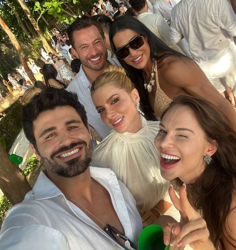 Novo affair de Gracyanne Barbosa, Gabriel Cardoso &eacute; discreto e piloto de drift