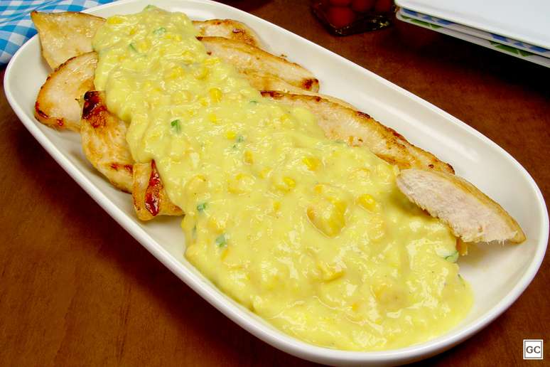 A tradicional receita de bife de frango com creme de milho &ndash; Foto: Guia da Cozinha