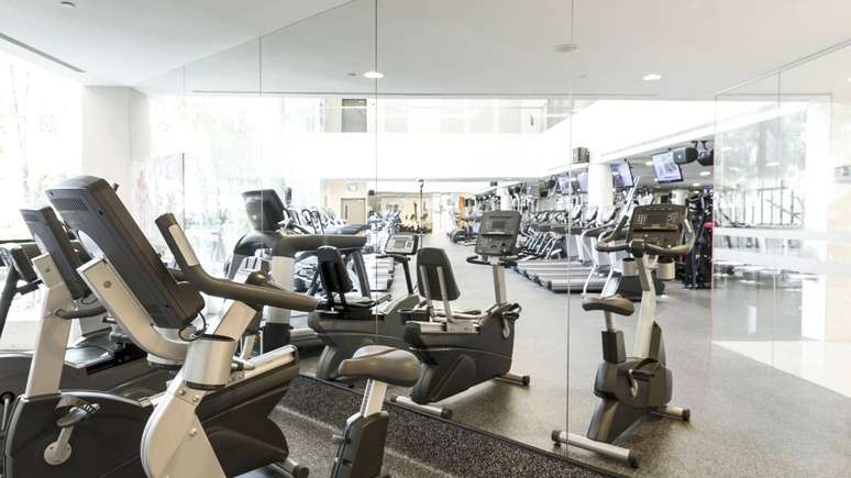 O ponto central envolve enxergar a escolha do primeiro exerc&iacute;cio n&atilde;o como uma regra fixa, mas como uma ferramenta de planejamento &ndash;