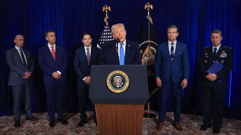 Trump e sua c&uacute;pula, na entrevista de imprensa na sua resid&ecirc;ncia em Mar-a-Lago, na Fl&oacute;rida, que muitos venezuelanos recordar&atilde;o para sempre