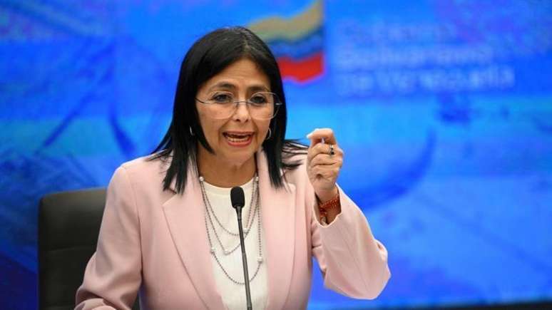 Delcy Rodr&iacute;guez foi nomeada presidente interina; para entrevistado, houve 'trai&ccedil;&atilde;o' por parte da c&uacute;pula chavista a Maduro