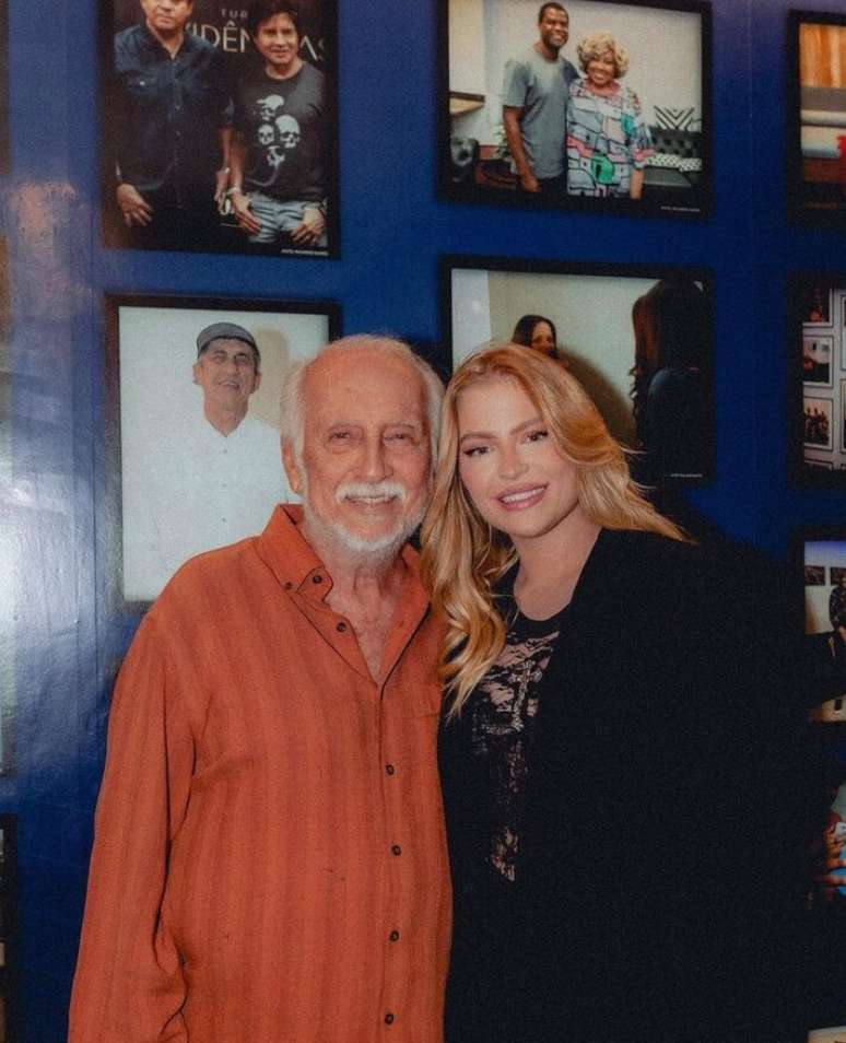 లూయిసా సోంజా రాబర్టో మెనెస్కల్‌తో కలిసి 'చికో' వెర్షన్‌ను విడుదల చేసింది. స్వరకర్త మరియు గిటారిస్ట్ టోక్విన్హోతో కలిసి గాయకుడి కొత్త బోస్సా నోవా ఆల్బమ్‌ను రూపొందించారు.