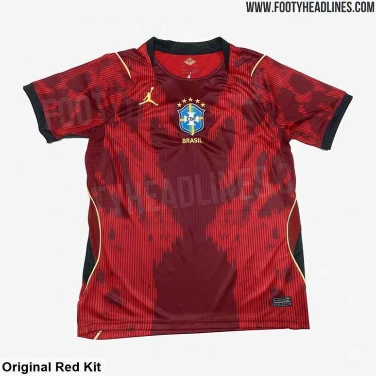 Camisa vermelha da Sele&ccedil;&atilde;o que a Nike produziu e foi motivo de opini&otilde;es controversas &ndash;