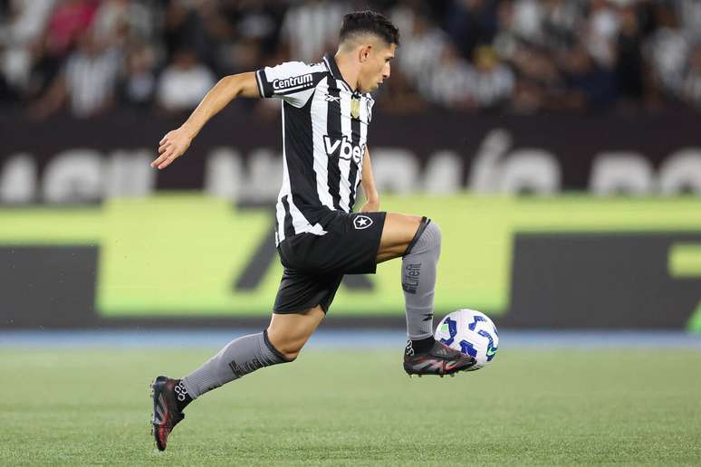 Savarino pode deixar o Botafogo &ndash;