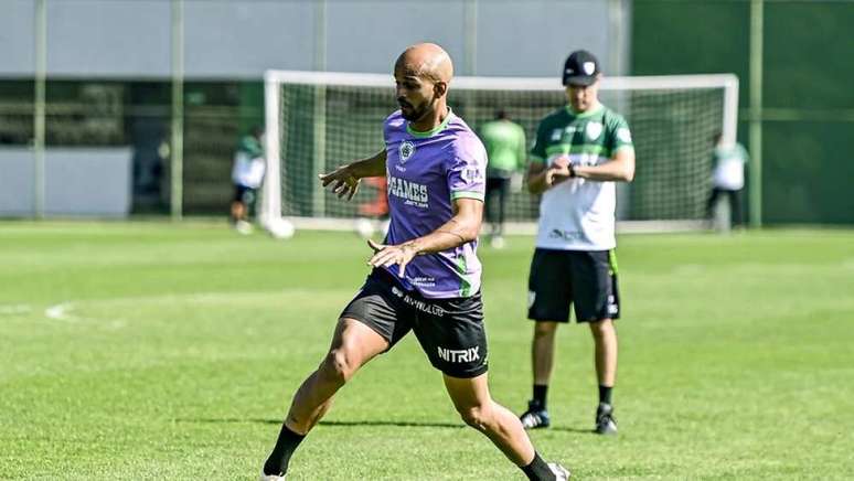 H&eacute;ber Ara&uacute;jo, agora ex-jogador do Am&eacute;rica-MG &ndash;