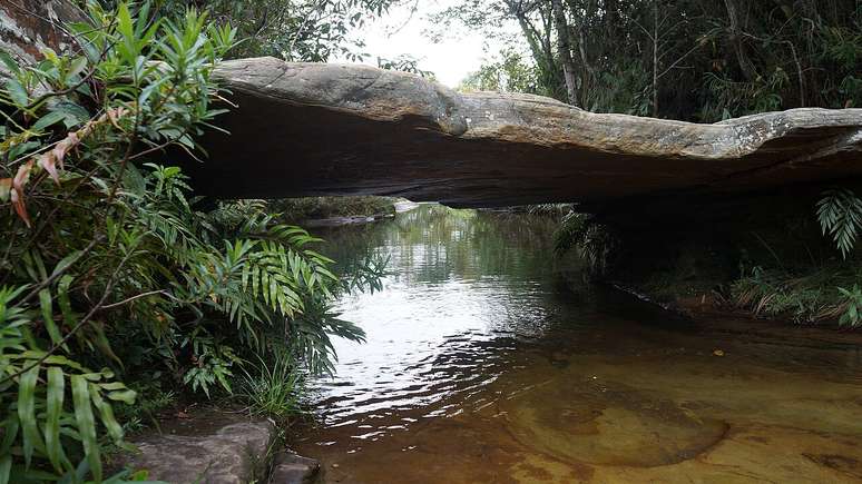 Al&eacute;m das cachoeiras, Carrancas oferece trilhas, mirantes, esportes de aventura, gastronomia mineira e clima tranquilo de interior &ndash; Wikimedia Commons/Guilherme M&ouml;lter