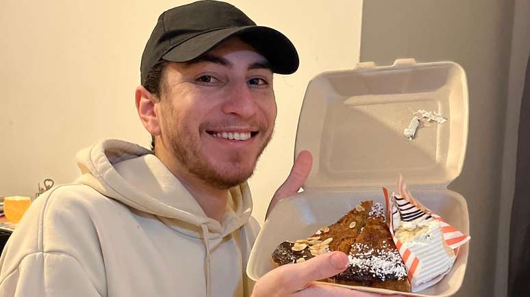 Morando na Inglaterra, o brasileiro Weslley Pereira est&aacute; aproveitando aplicativo: 'Economizo mais de 50% do valor do produto'