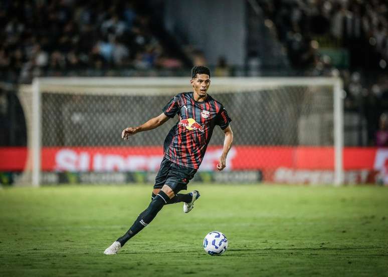 Alix Vin&iacute;cius permanece no Red Bull Bragantino at&eacute; 2028 