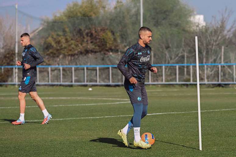 Napoli finaliza os trabalhos para o jogo contra o Verona, pelo Campeonato Italiano.&nbsp;