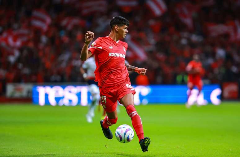 Apesar de negativa inicial por um empr&eacute;stimo, Inter tenta convencer o Toluca a aceitar o neg&oacute;cio &ndash;