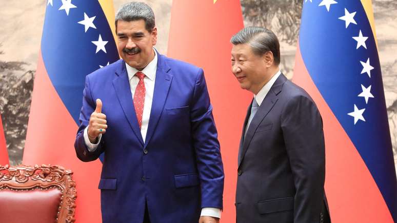 Nicol&aacute;s Maduro se reuniu com o presidente chin&ecirc;s Xi Jinping durante uma visita a Pequim, em setembro de 2023