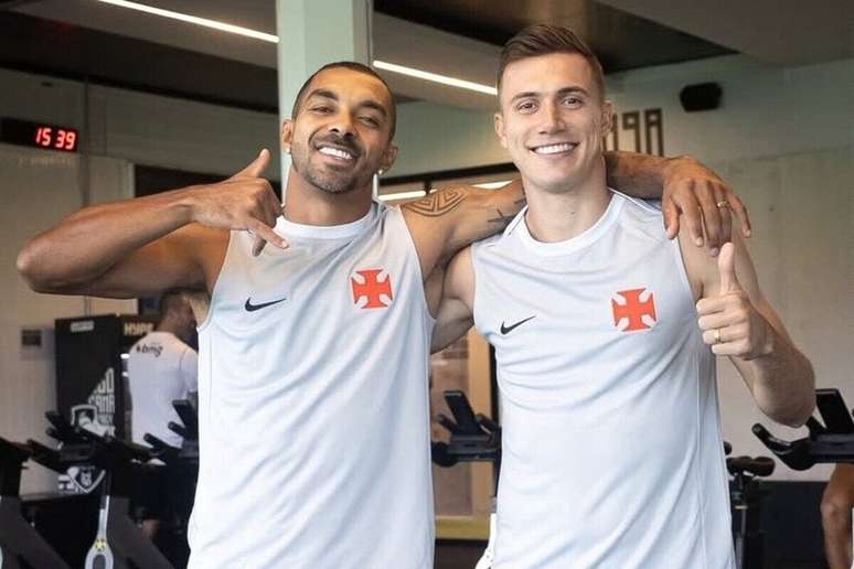 Paulo Henrique e Lucas Piton s&atilde;o titulares absolutos, mas despertam interesse de clubes europeus.