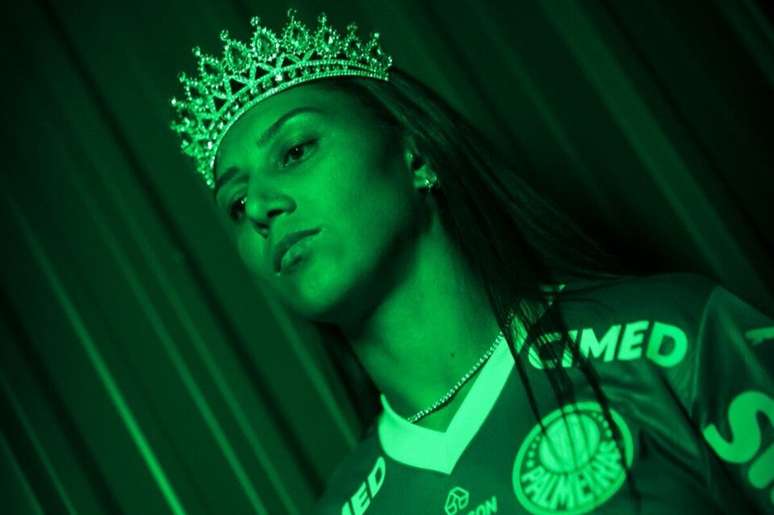 Bia Zaneratto &eacute; chamada de &ldquo;Imperatriz&rdquo; pela torcida do Verd&atilde;o &ndash;