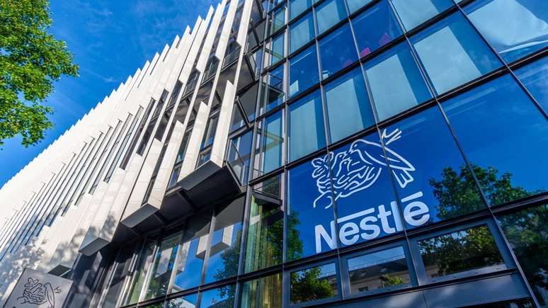 A Nestl&eacute; informou que est&aacute; implementando a&ccedil;&otilde;es para garantir a prote&ccedil;&atilde;o das fam&iacute;lias e dos beb&ecirc;s, o que inclui a comunica&ccedil;&atilde;o direta com varejistas, hospitais, profissionais de sa&uacute;de e consumidores &ndash; depositphotos.com / HJBC