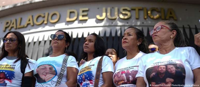 2024లో రాజకీయ ఖైదీల బంధువుల నిరసన: NGO ప్రకారం, దేశంలో 863 మంది రాజకీయ ఖైదీలు ఉన్నారు