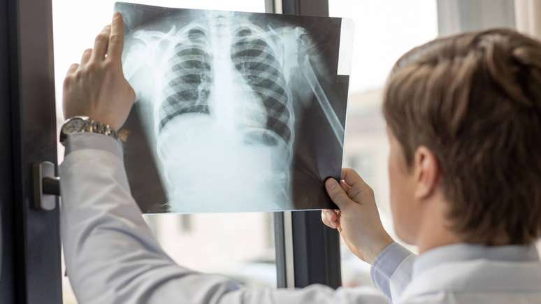 De forma geral, quando voc&ecirc; combina um&nbsp;treino de peitoral bem planejado, h&aacute;bitos alimentares organizados e aten&ccedil;&atilde;o &agrave; postura &ndash;