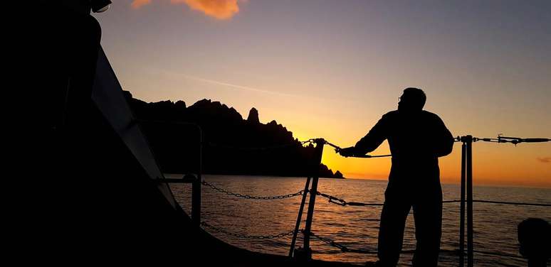 P&ocirc;r do Sol na Ilha da Trindade 