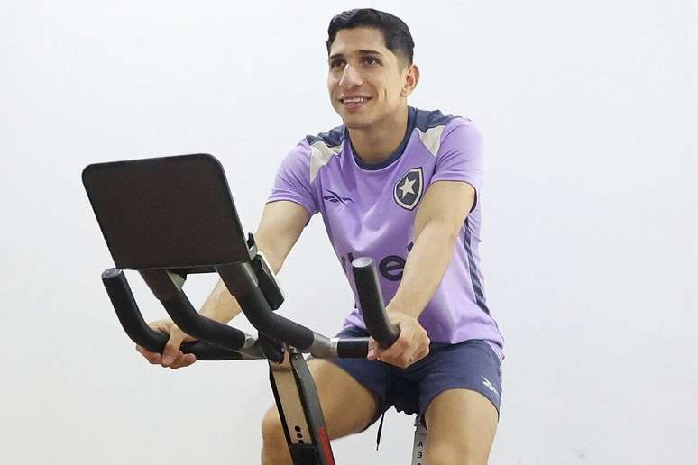 Savarino retornou aos treinos nesta quarta-feira &ndash;