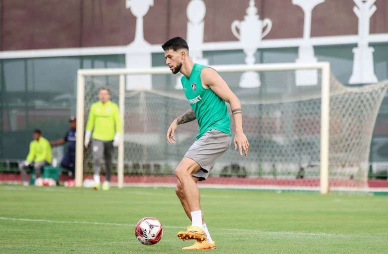 Jemmes &eacute; refor&ccedil;o para zaga da equipe carioca &ndash;