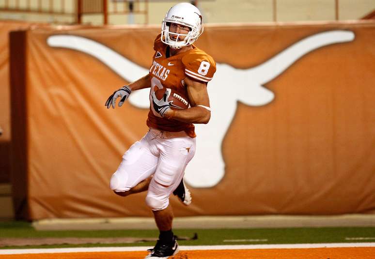 Jordan Shipley, ex-jogador de futebol americano do Texas, sofreu queimaduras graves em inc&ecirc;ndio em fazenda