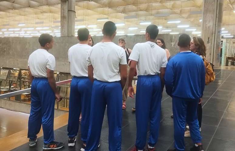 Visita dos jovens Faculdade de Arquitetura e Urbanismo e de Design da Universidade de S&atilde;o Paulo (FAU-USP)