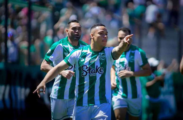 Vasco de olho em Mandaca &ndash;