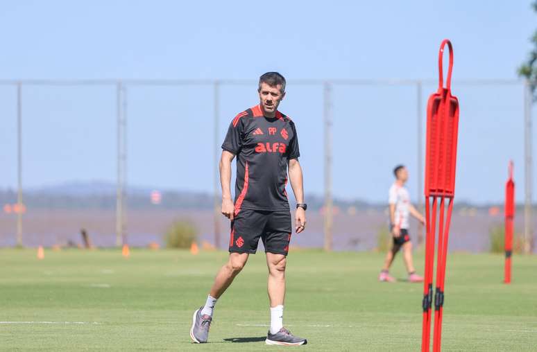 Com dificuldades financeiras, Internacional aposta em Paulo Pezzolano para se reerguer &ndash;