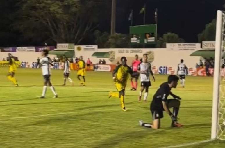 XV de Ja&uacute; e Corinthians, pela terceira rodada do Grupo 8 da Copinha 