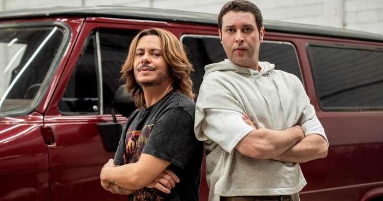 'వెరీ స్పెషల్ ఏజెంట్స్'లో మజెల్లా మరియు పెడ్రోకా నటించారు