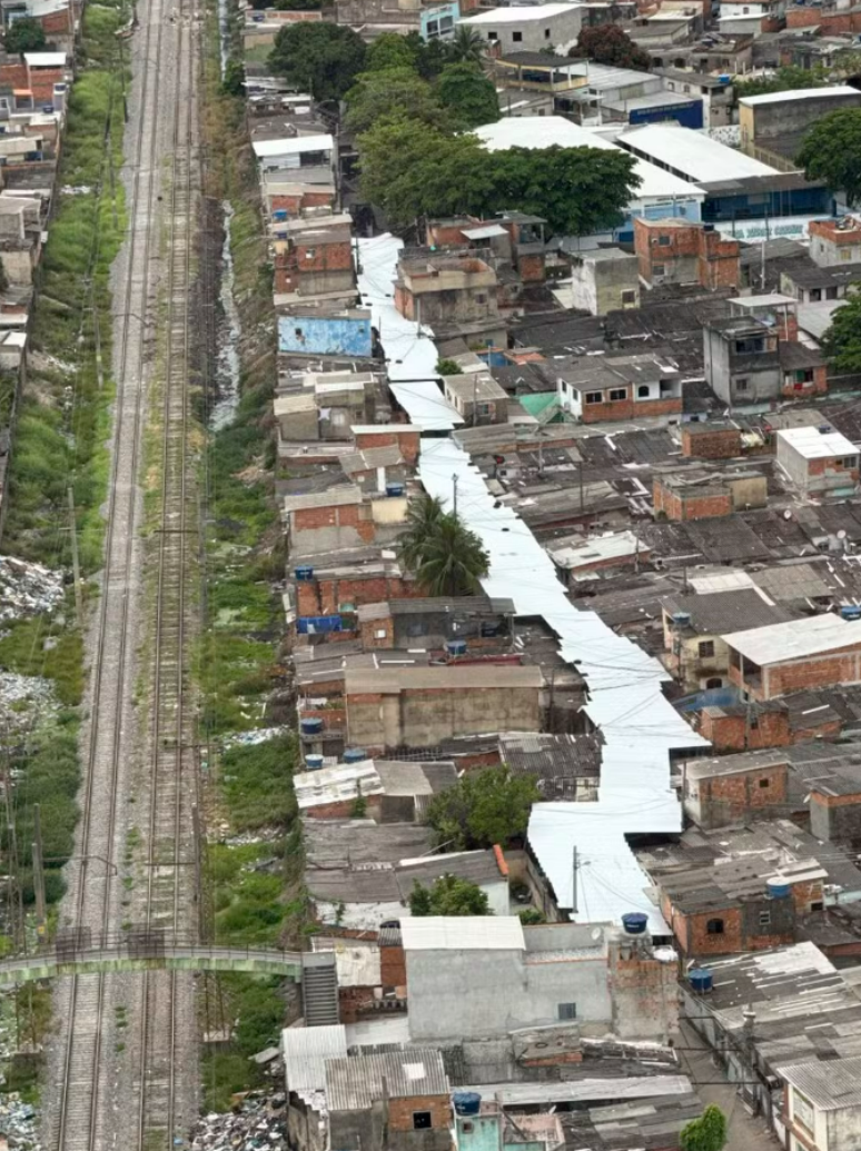 Opera&ccedil;&atilde;o desmonta 't&uacute;nel de metal' feito por fac&ccedil;&atilde;o para esconder pr&aacute;tica de crime em comunidade do Rio de Janeiro