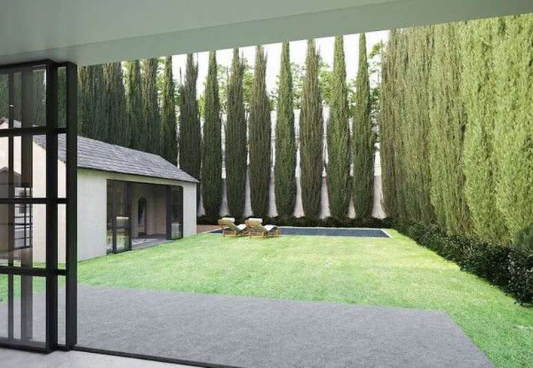 : praticamente todos os c&ocirc;modos e itens seguem a mesma paleta, formada por tons de bege, creme e madeira crua