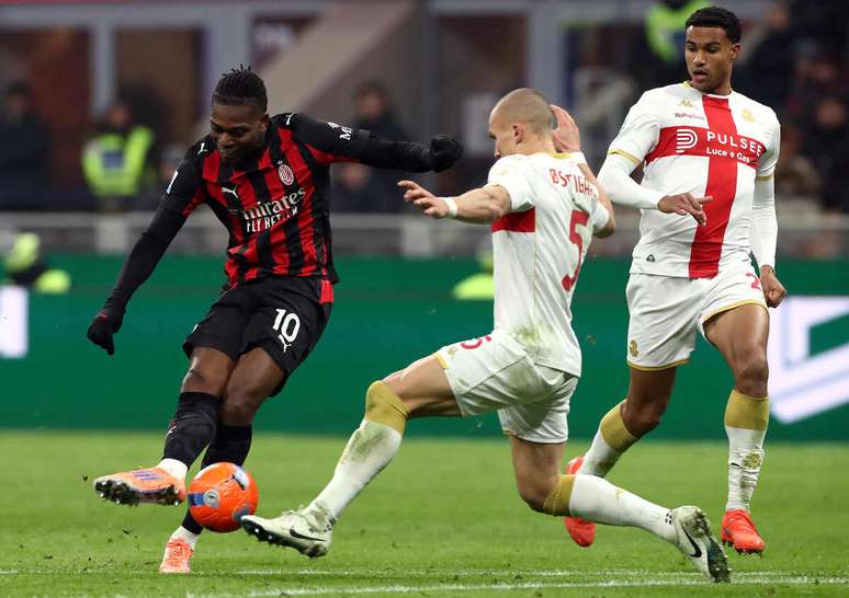 Milan buscou empate nos acr&eacute;scimos contra o Genoa, ampliando invencibilidade &ndash;