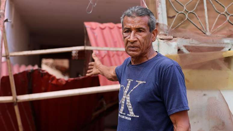 'Veja como ficou... n&atilde;o &eacute; justo', lamenta Wilman Gonz&aacute;lez, em frente aos escombros do seu apartamento