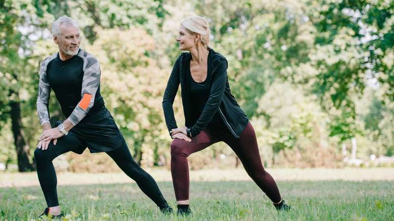 Mantenha aten&ccedil;&atilde;o a sinais do corpo, como dor aguda, estalos acompanhados de desconforto ou incha&ccedil;o nas articula&ccedil;&otilde;es &ndash;