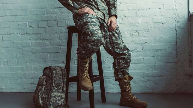 Mais do que uma formalidade, o alistamento militar &eacute; um dever legal que impacta passaporte, concursos, estudos e carreira. Informa&ccedil;&atilde;o &eacute; o melhor caminho para cumprir sem transtornos &ndash; depositphotos.com / AllaSerebrina