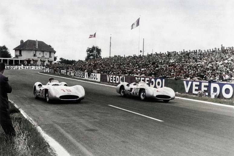 Mercedes durante o GP da Fran&ccedil;a de 1954