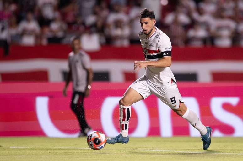 Jonathan Calleri (S&atilde;o Paulo) durante jogo contra a Ponte Preta, no dia 19.02.2025 