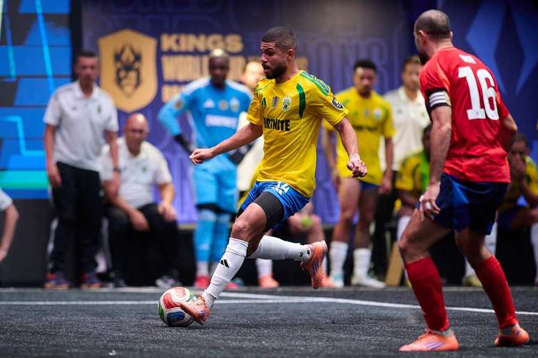 Lip&atilde;o &eacute; o atual melhor jogador do mundo da Kings League &ndash;