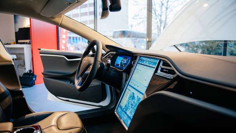 Com pol&iacute;ticas p&uacute;blicas, rede ampla de recarga e foco em software e servi&ccedil;os digitais, a China redefiniu o padr&atilde;o da ind&uacute;stria automotiva el&eacute;trica at&eacute; 2025 &ndash; depositphotos.com / ifeelstock