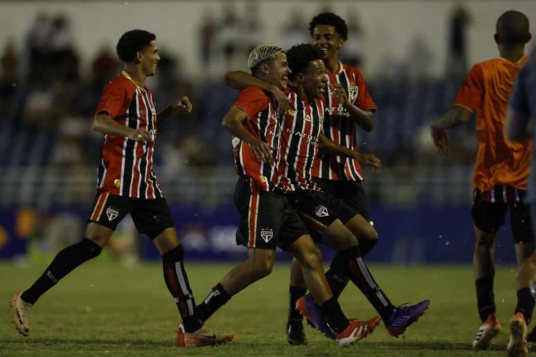 Tricolor avan&ccedil;ou para a segunda fase da Copinha com 100% de aproveitamento &ndash;