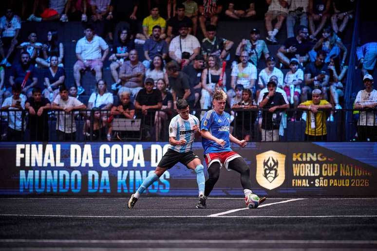 Estados Unidos vencem e for&ccedil;a shootout triplo na Kings &ndash;