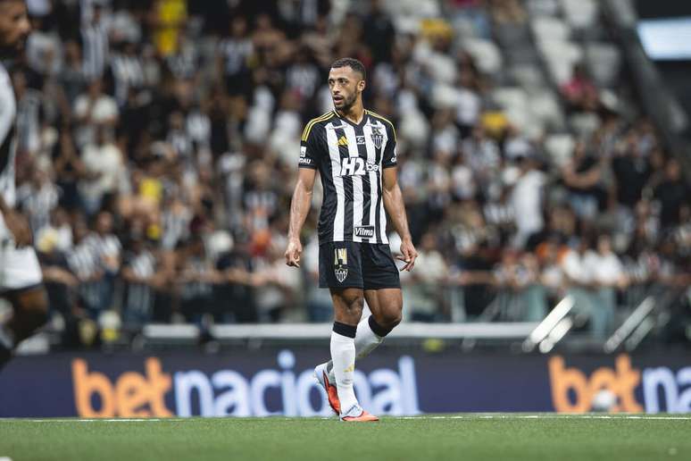 Vitor Hugo se torna pe&ccedil;a fundamental na equipe de Sampaoli &ndash;