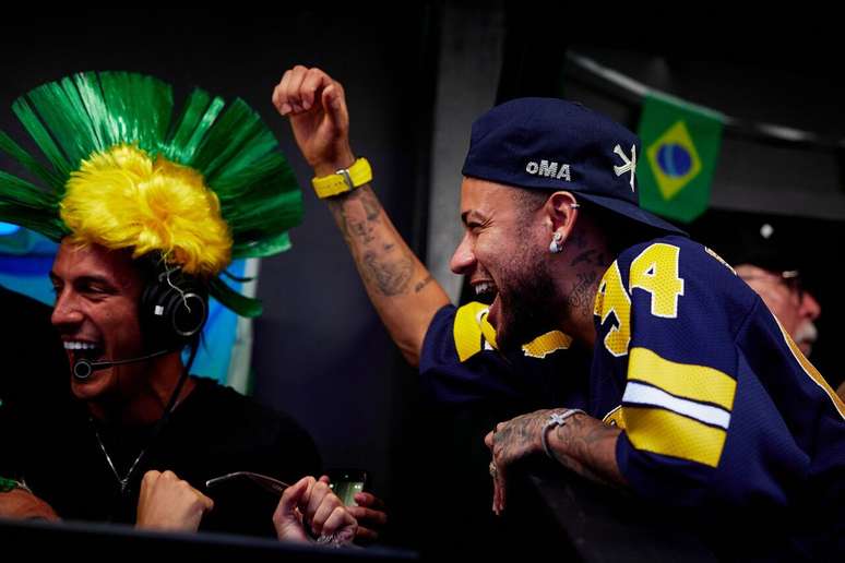 Neymar acompanhou a vit&oacute;ria do Brasil contra o Peru na Kings &ndash;