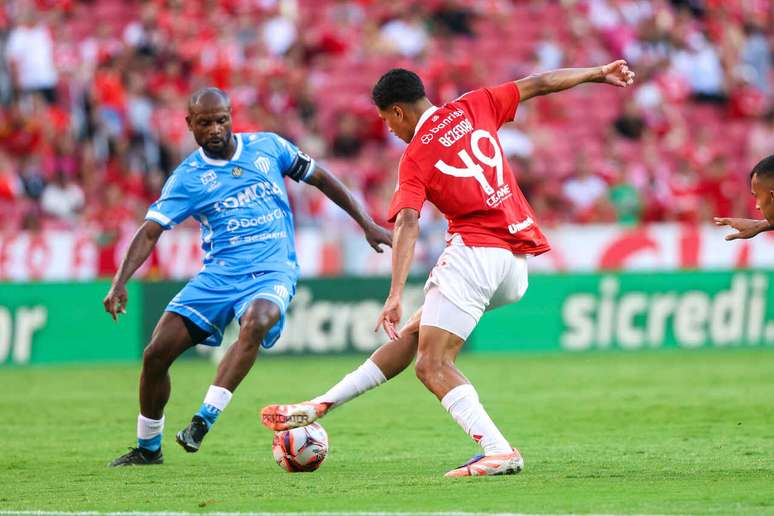Jo&atilde;o Bezerra busca superar marca&ccedil;&atilde;o do Novo Hamburgo no Beira-Rio &ndash;
