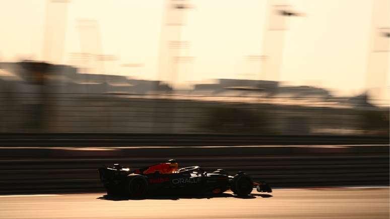 ஃபார்முலா 1 இல் முதல் பந்தயங்களுக்குப் பிறகு டிரைவருக்கு சிகிச்சை தேவைப்பட்டது; யார் என்று கண்டுபிடிக்க