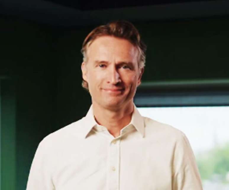 హీనెకెన్ యొక్క ఎగ్జిక్యూటివ్ బోర్డ్ యొక్క CEO మరియు ఛైర్మన్, డాల్ఫ్ వాన్ డెన్ బ్రింక్