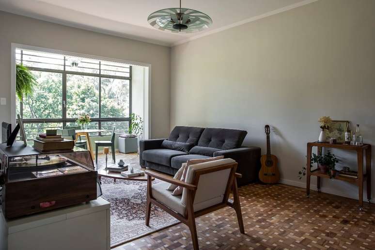 A decora&ccedil;&atilde;o maximalista &eacute; um convite ao olhar atento, &agrave; mistura sem medo e &agrave; celebra&ccedil;&atilde;o da est&eacute;tica Projeto: Camila Palladino |