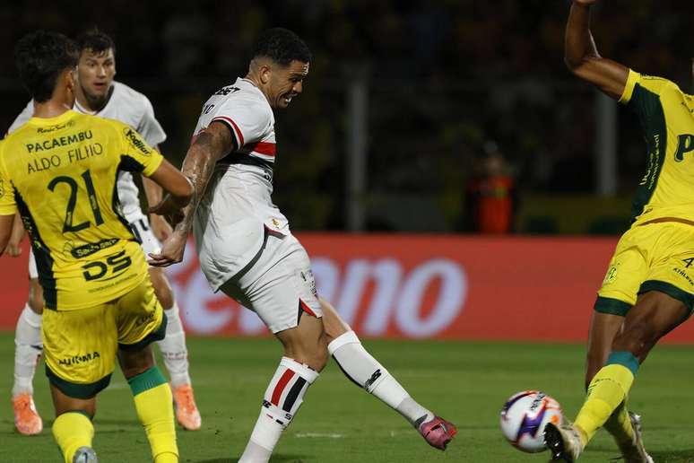 Luciano em a&ccedil;&atilde;o na derrota do S&atilde;o Paulo por 3 a 0 diante do Mirassol &ndash;