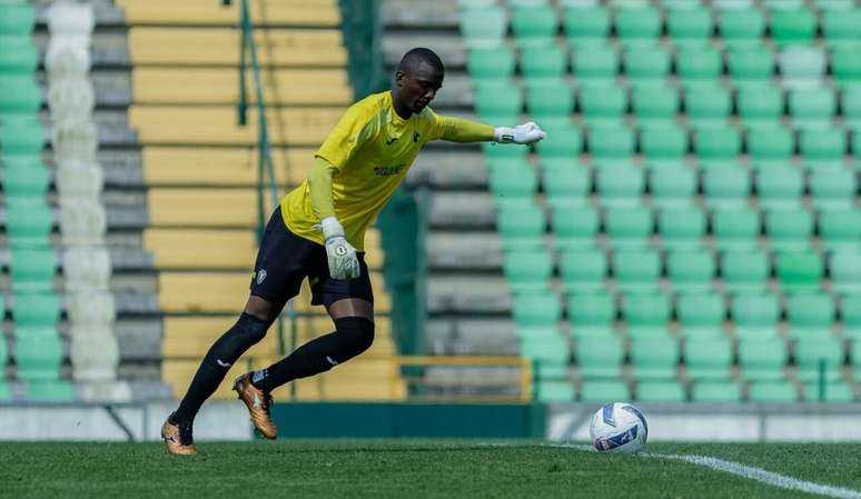 Flamengo venceu a disputa contra o Botafogo pela contrata&ccedil;&atilde;o de Andrew &ndash;