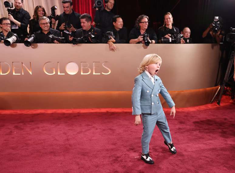 O ator mirim Duke McCloud roubou a cena no tapete vermelho do Globo de Ouro